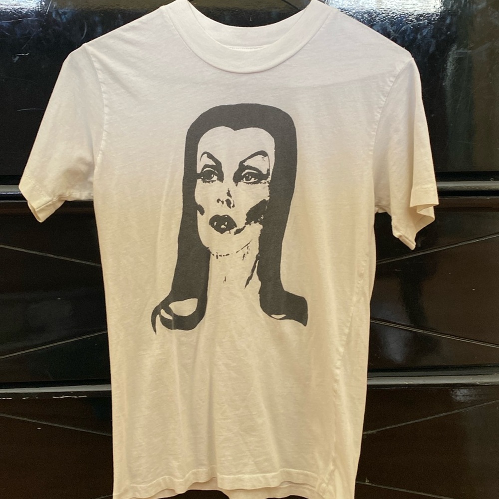 Vampira Tee